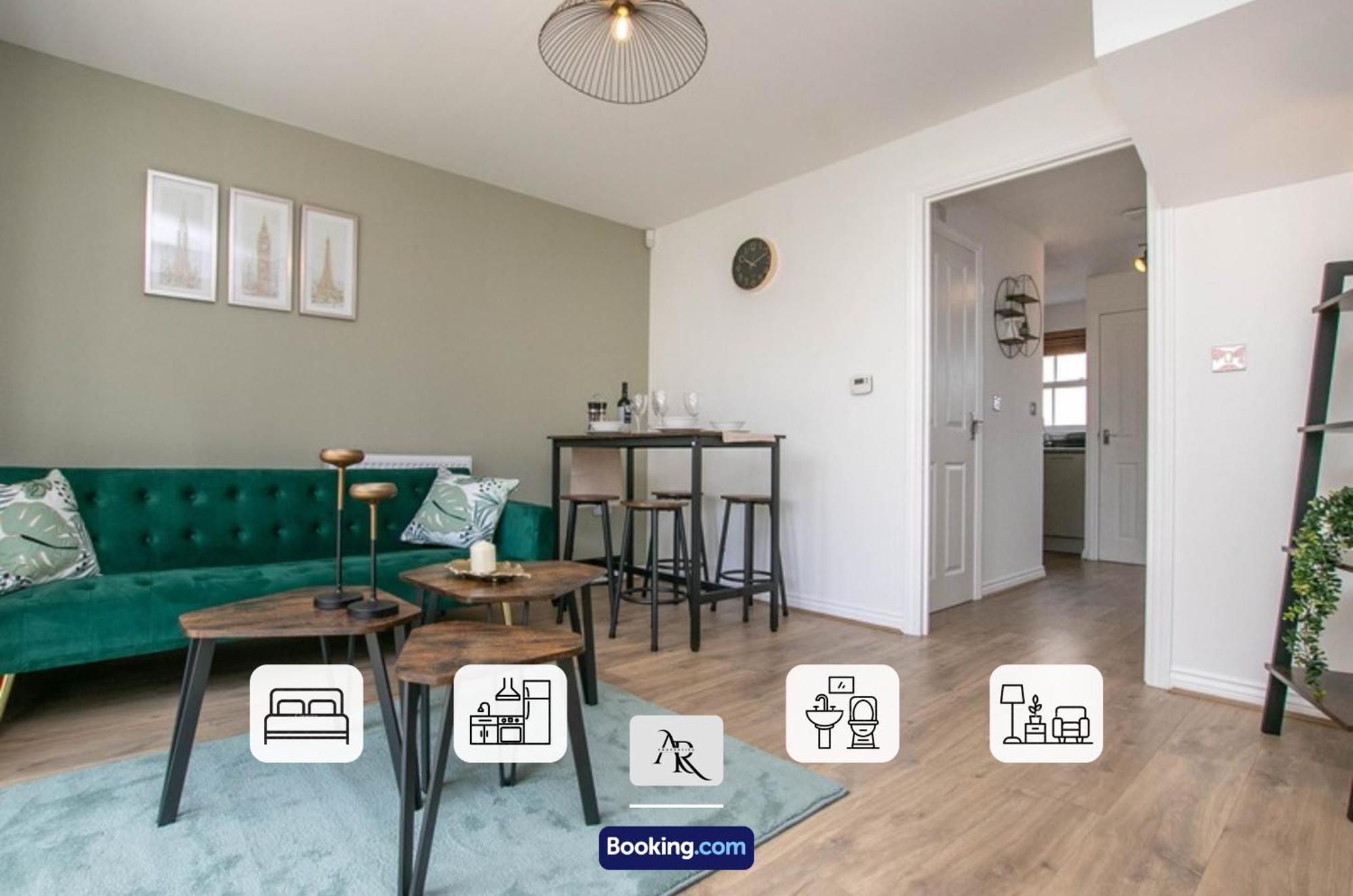 Cozy House By Ar Properties Short Lets & Serviced Accommodation โคล์เชสเตอร์ ภายนอก รูปภาพ