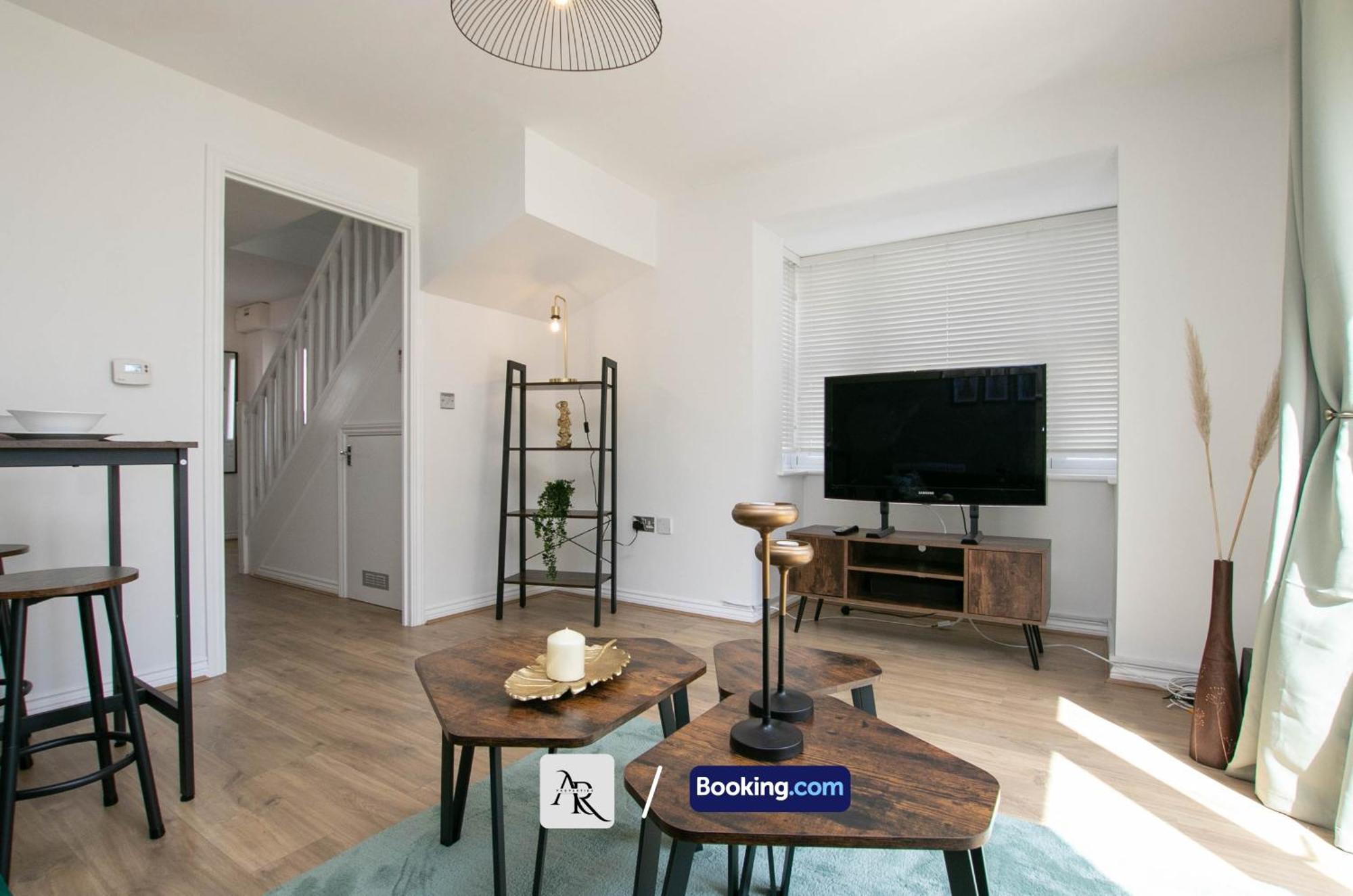 Cozy House By Ar Properties Short Lets & Serviced Accommodation โคล์เชสเตอร์ ภายนอก รูปภาพ