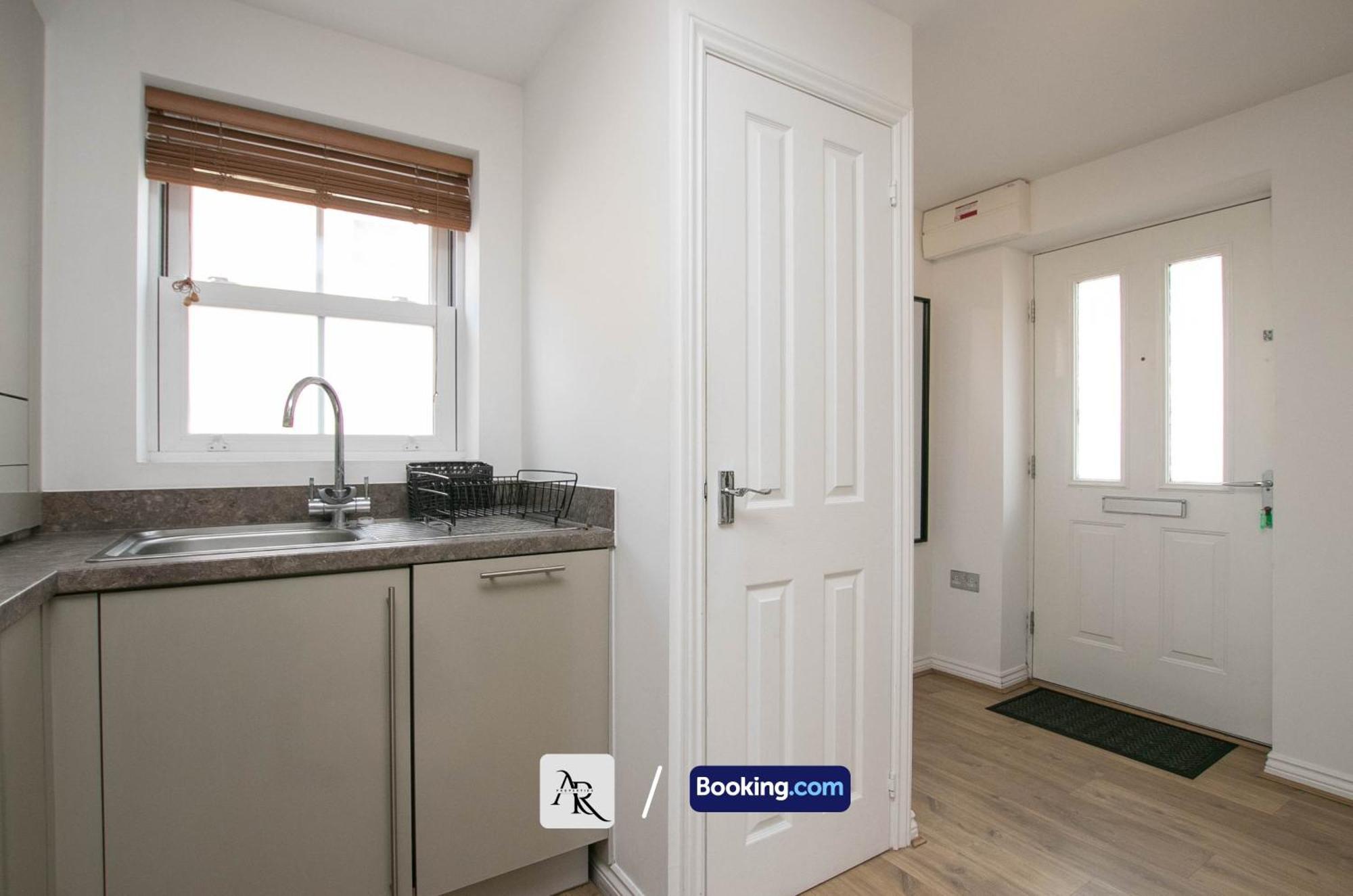 Cozy House By Ar Properties Short Lets & Serviced Accommodation โคล์เชสเตอร์ ภายนอก รูปภาพ