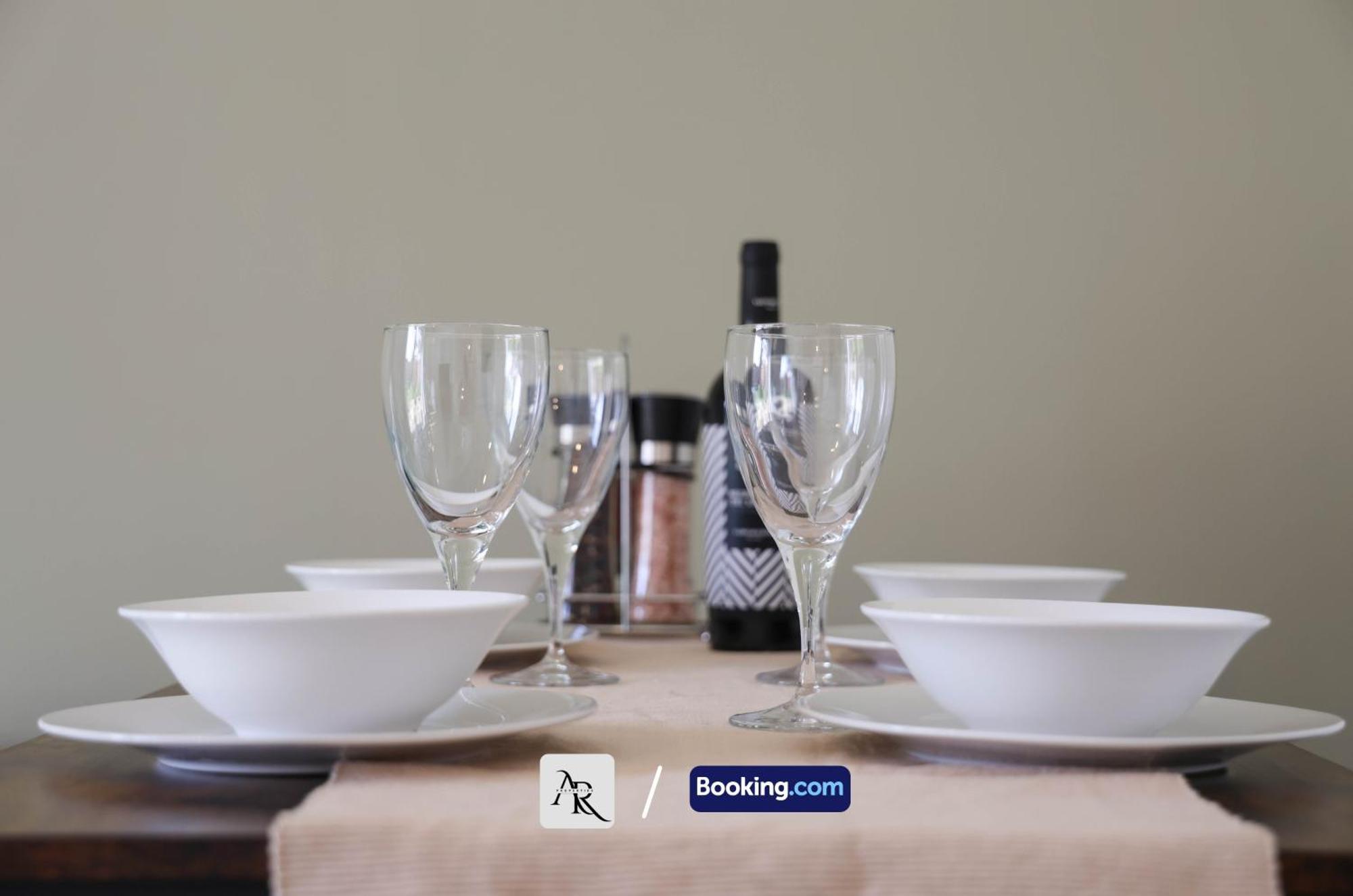 Cozy House By Ar Properties Short Lets & Serviced Accommodation โคล์เชสเตอร์ ภายนอก รูปภาพ